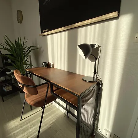 Апартаменты Grand Calme Avec Balcon & Parking Gratuit Тур