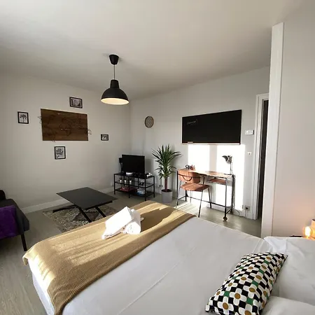 Grand Calme Avec Balcon & Parking Gratuit Apartment Tours