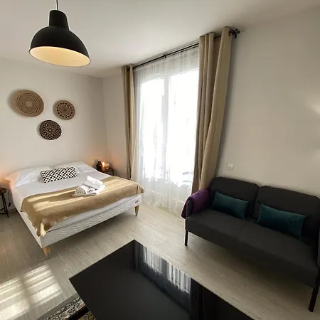 Grand Calme Avec Balcon & Parking Gratuit