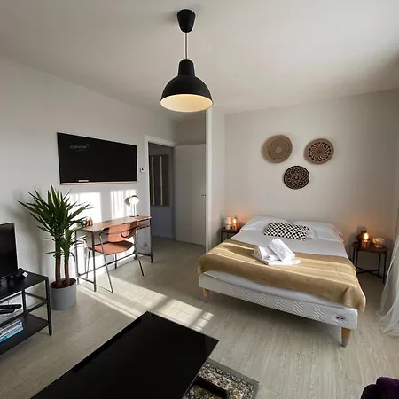 Grand Calme Avec Balcon & Parking Gratuit * Tours