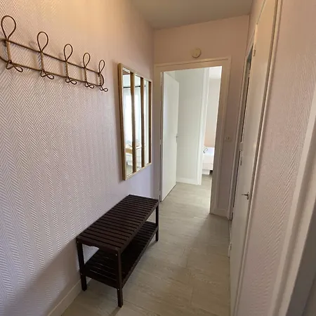 Grand Calme Avec Balcon & Parking Gratuit