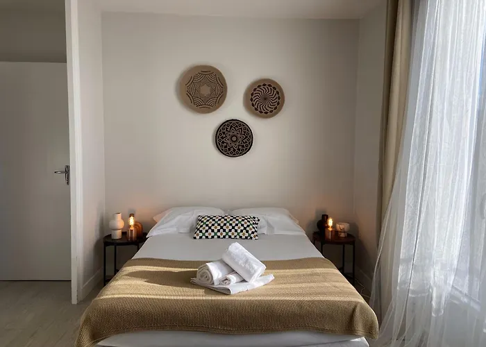 Grand Calme Avec Balcon & Parking Gratuit Апартаменты