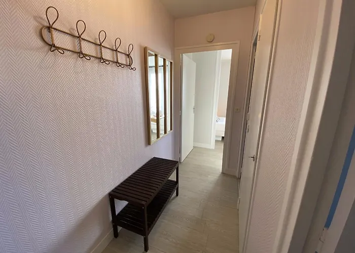 Grand Calme Avec Balcon & Parking Gratuit